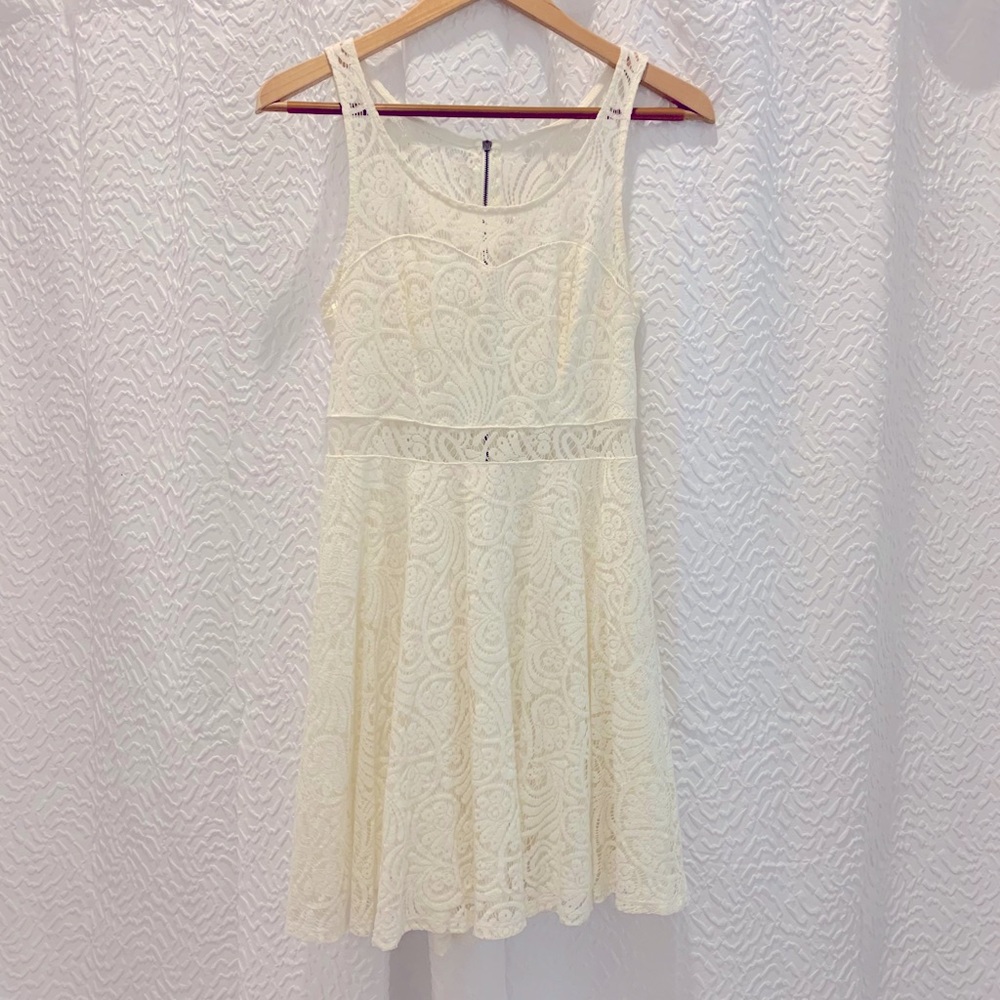 Dillards / Cream Lace Dress